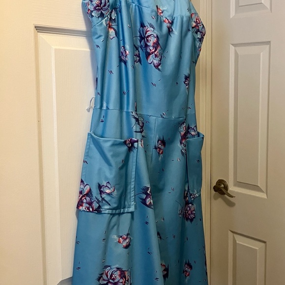 Vintage 1970s Blue Floral Geometric Print Dress | Plus Size | Soft Stretch - Picture 2 of 12